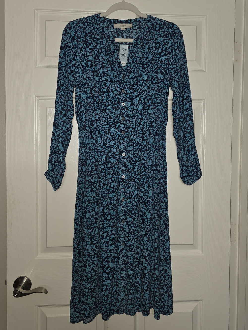 Moving Sale! { Ann Taylor Loft Blue Floral Midi Dress Size 4 Petite, NWT